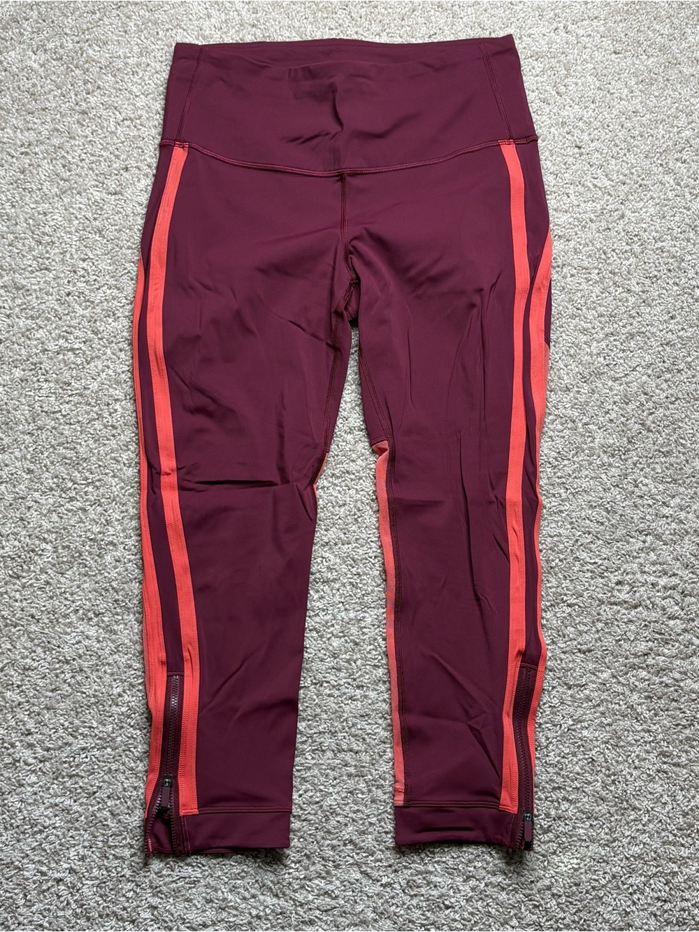 Lululemon Zip The Line Crop *23